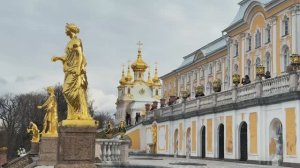 Тот самый Петергоф. Золото дворца, брызги фонтанов, залив и весна. Санкт-Петербург 2026