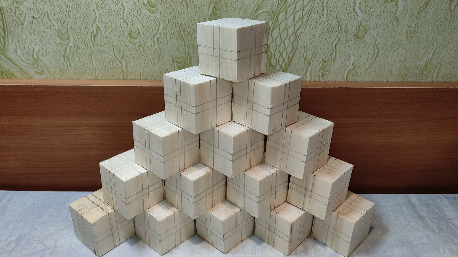 «ПОВЕЛИТЕЛЬ ПИРАМИДЫ» шары ручной работы / Pylos Board Game