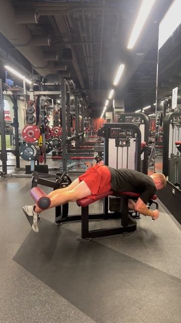 Lying SL Hamstring Curl | Скручивание голени-ЗПБ в тренажере 1 ногой