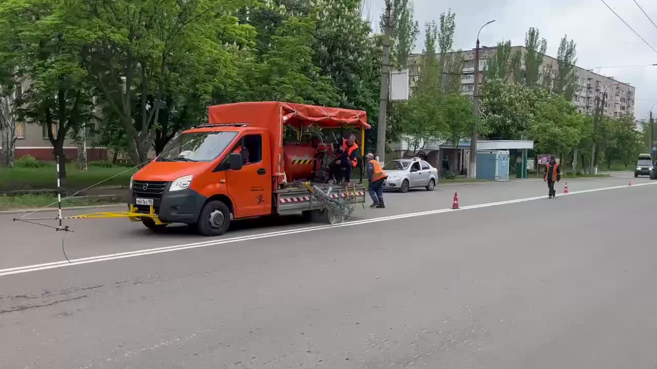 О дорожных работах в Горловке смотреть онлайн