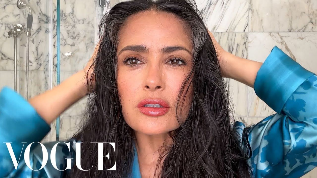 Ежедневные бьюти-секреты Сальмы Хайек Пино | Beauty Secrets | Vogue