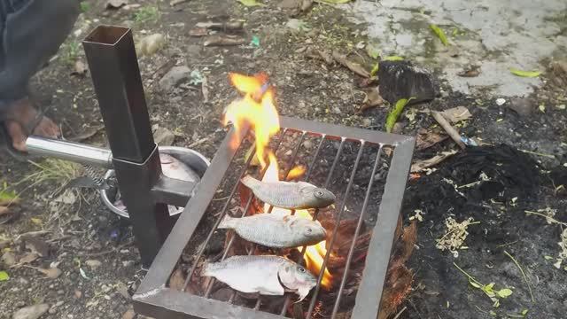 Сезон шашлыков открыт! Сделай и себе компактную решетку с регулировкой, для выезда на природу