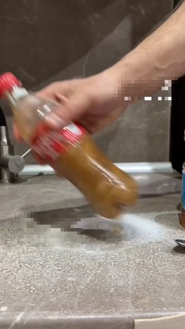 Как очистить черные кастрюли.