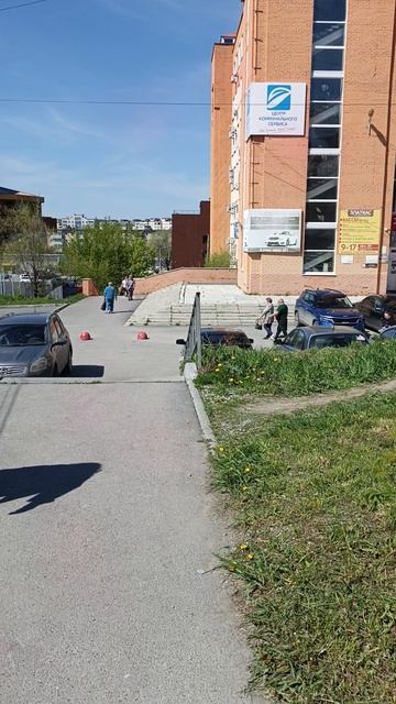 по делам