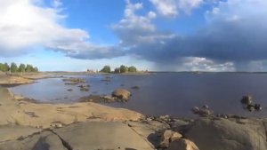 РЫБАЛКА НА КОЛЫ БЕЗ УДОЧЕК! СТАРИННЫЙ СПОСОБ ЛОВЛИ РЫБЫ НА МОРЕ!