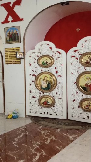 Божественная служба в храме Святой Троицы