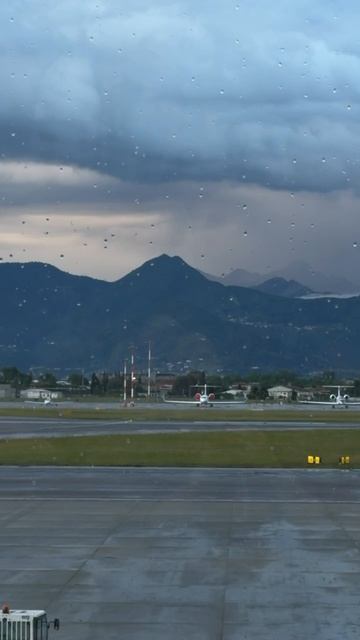 6-05-2026. Италия 🇮🇹 Аэропорт Бергамо. смотреть онлайн