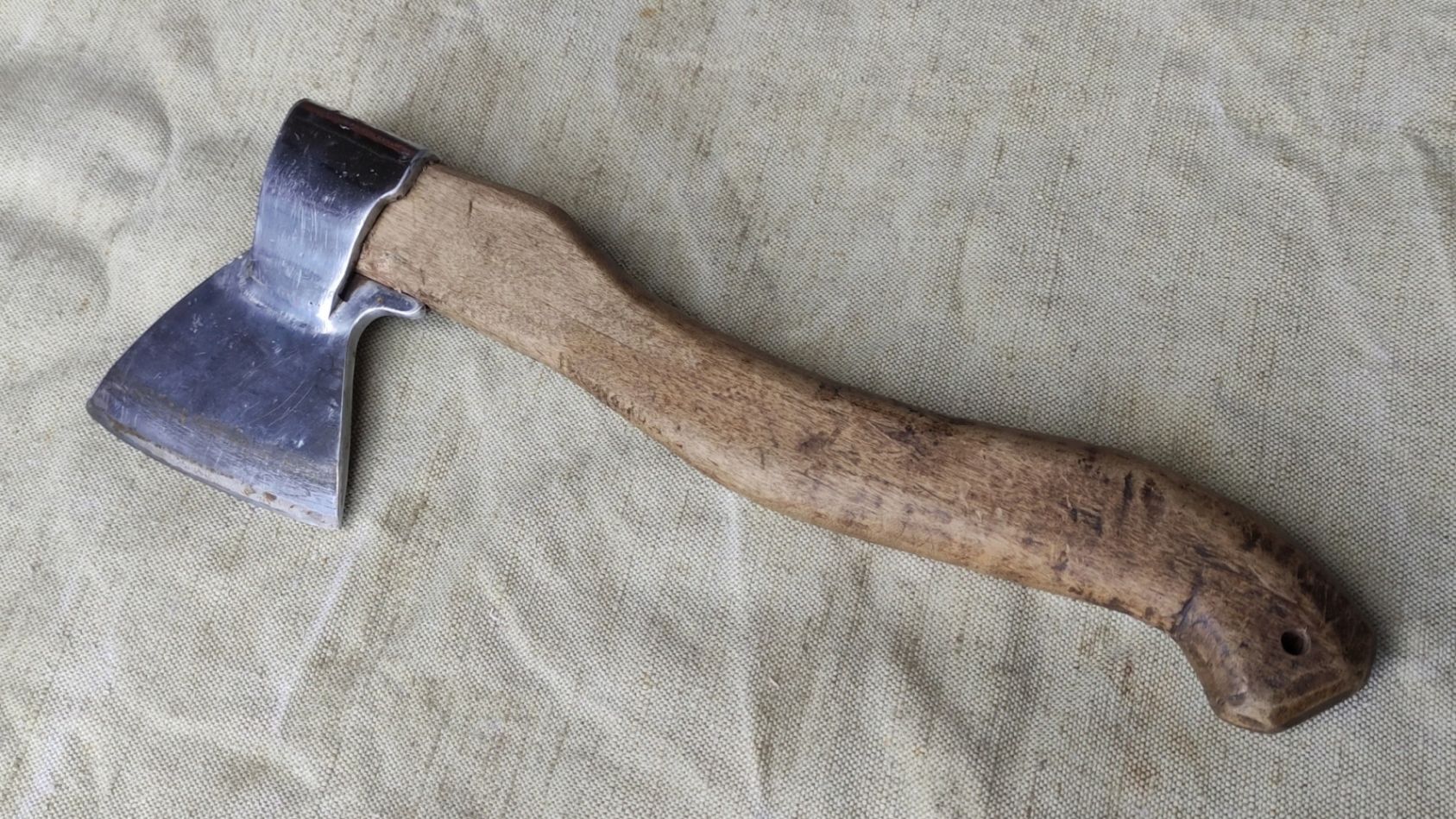 Замена Топорища на топорике #27 / A Drawing On An Ax