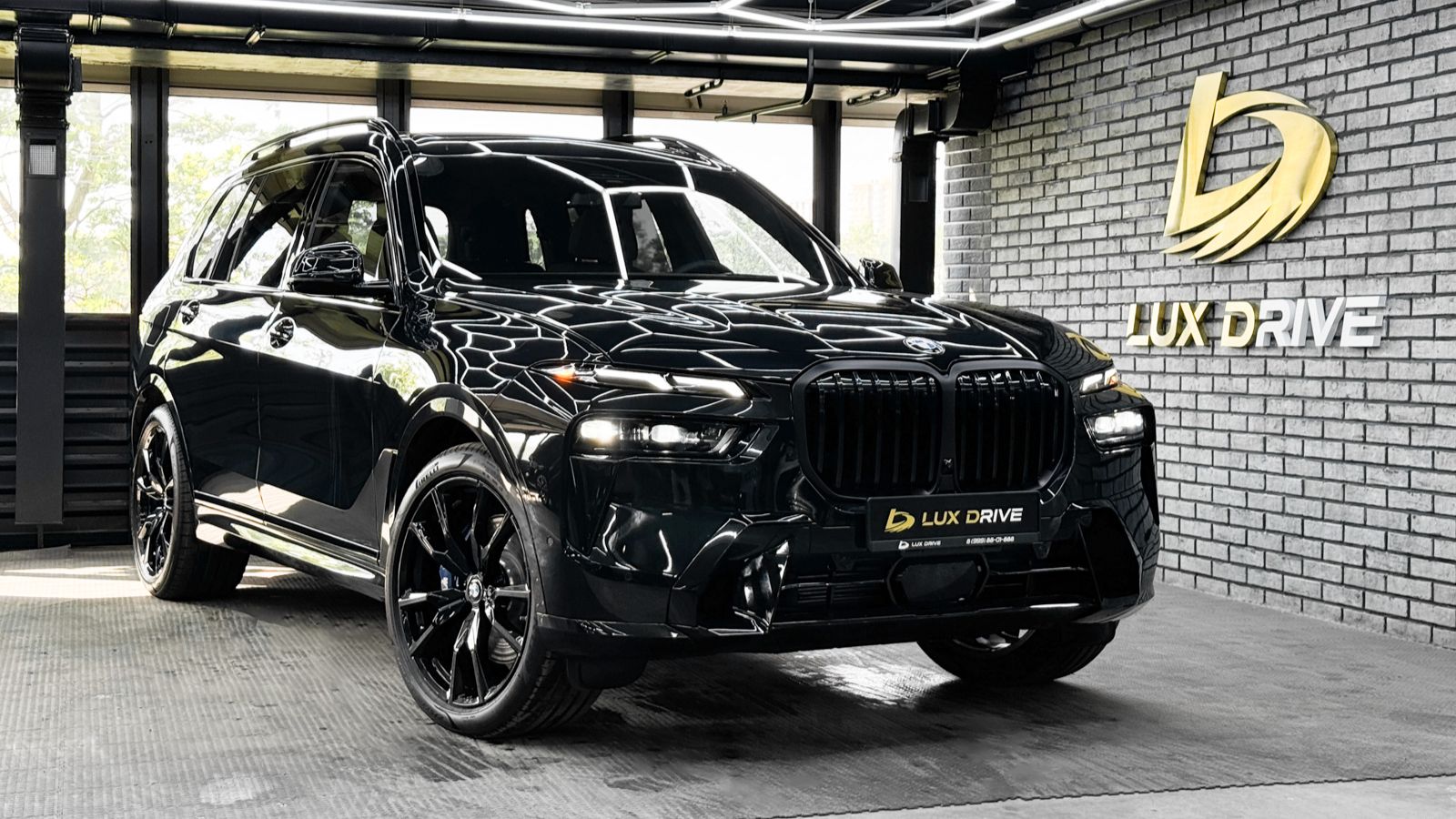Какие опции обязательно должны быть в вашем BMW X7!
