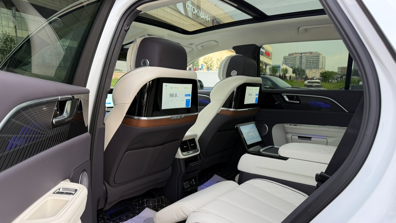 Hongqi E-HS9 2022 660 4WD смотреть онлайн