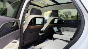 Hongqi E-HS9 2022 660 4WD
