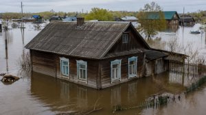 Набережные затоплены в Красноярске. Полсотни домов ушли под воду в Иркутской области