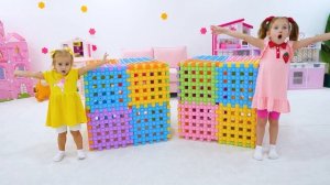 Алиса исследует мир животных 🐥🐱с помощью звуков и следов