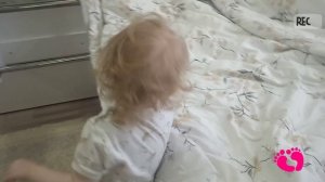 Ева как маленький паучок, все интересно🤔💭.