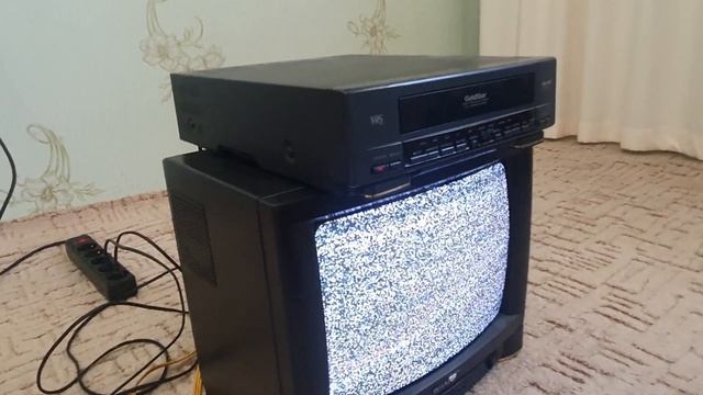 Артефакт из 90-х: Проверяю старый видик и VHS-C переходник