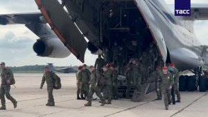 ▶️ Кадры с возвращенными из плена военными РФ в Подмосковье.