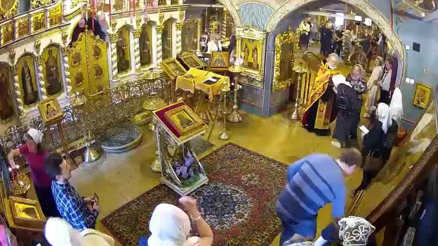 Молебен с акафистом  Блгвв. кнн. Петру и Февронии в 18.00.