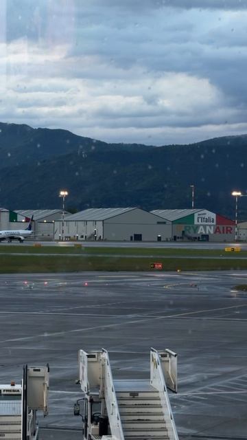 6-05-2026. Италия 🇮🇹 Аэропорт Бергамо. смотреть онлайн