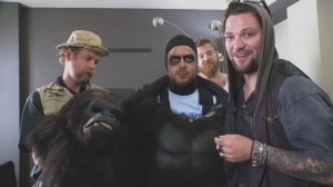 Чудаки (Jackass) 3D: Понтиус - горилла
