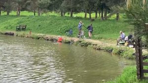 поимка карпа на большом водоёме