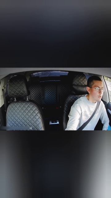 Пассажирка хотела попить энергетик в пути. Попьет в другом такси. Такое нам не подходит.