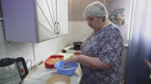 А на обед фирменная рыба под сыром ПОДВАЛ ИЛЬИЧА готовит мама рыбу