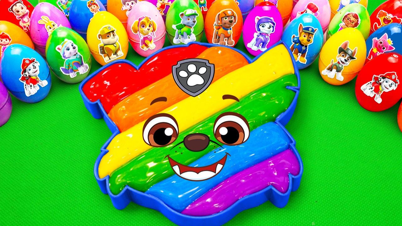 Готовим ванну со слизью Rocky Paw Patrol, смешивая желейную слизь и ГЛИНЯНЫЕ яйца