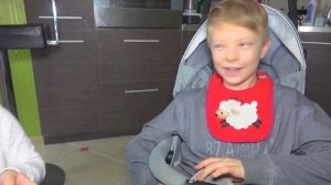 Саша стал  Маленьким БРОС ШОУ.