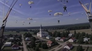 Лица жёлтые над городом кружатся ....