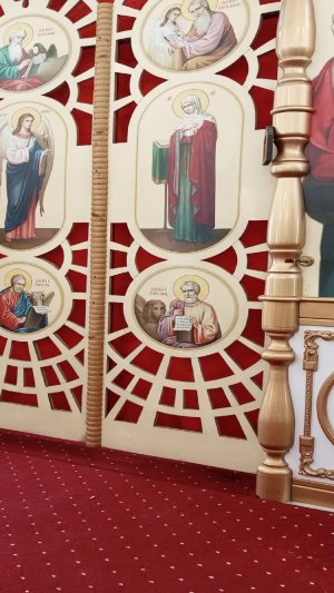 Божественная служба в храме Святой Троицы