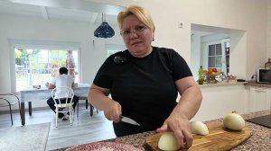 Курбанова- Нас ждёт жёсткая жизнь.  Я в шоке что творится. ДЕЛАЮ баклажанами икру.