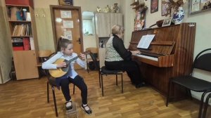 Сендли. Маленький мальчик. Исполняет учащаяся 1 класса Жулина Анна (ДМШ4, г. Донецк)