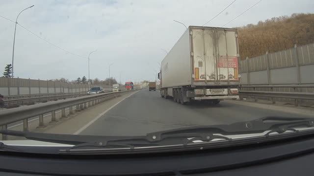 Низководный мост через Амурский залив