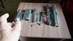 Глок - зажигалка.