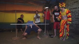 Чудаки (Jackass) 3.5: Электрический лимбо