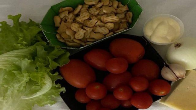 Салат с солеными крекерами смотреть онлайн