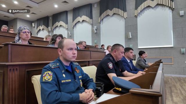 Барнаул готовится к ЕГЭ: в мэрии обсудили безопасность экзаменов смотреть онлайн
