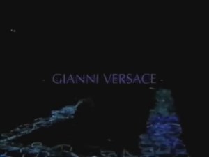 Показ женской коллекции Versace весна-лето 1998. Часть 1.