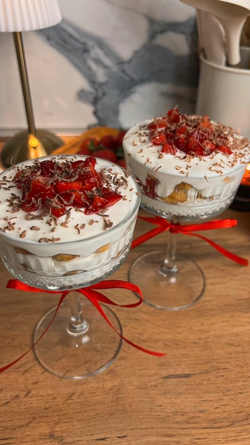 Клубничный десерт 🍓