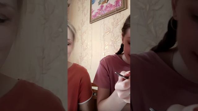Пришли с прогулки,кушаем 🍛