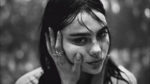 Элла Рей — Tell the Merciful // Дарквэйв, постпанк