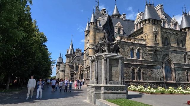 ЗАМОК ГАРИБАЛЬДИ ХРЯЩЕВКА смотреть онлайн