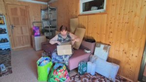 Приехали дети, что привезли, чем встречаю.
