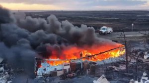 Из-за одного удара молнии полностью выгорели населённый пункт, ж/д мост и несколько машин в Техасе