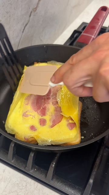 Вкусный и быстрый завтрак: горячий сэндвич за 5 минут