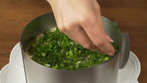 Гарниры. ТУШЕНЫЙ ГОРОШЕК С ЗЕЛЕНЫМ САЛАТОМ