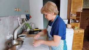 Целый день у печки. Жизнь на пенсии в Деревне.