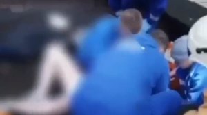 🙏Мужчина выпрыгнул из окна горящей квартиры на пятом этаже в Ленинградской области