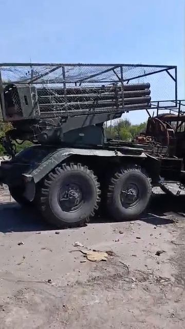 Еще одна "дорога смерти" с уничтоженной техникой боевиков украинских формирований. смотреть онлайн