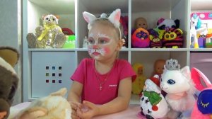 Алиса стала КОШЕЧКОЙ Аквагрим для детей Новогодние сюрпризы!!! Alice CAT face painting for kids